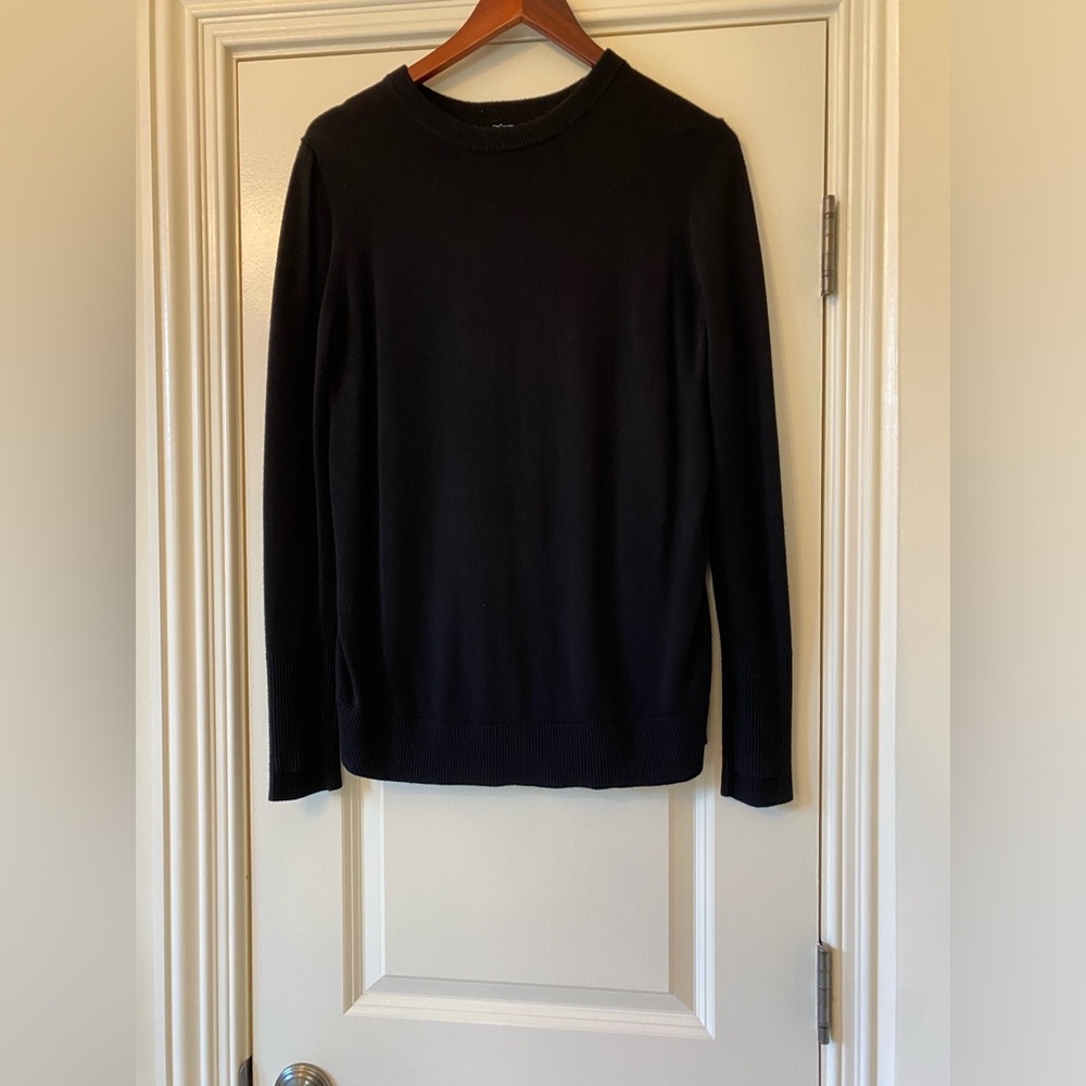 Lu Lu Lemon women's sweater.  Used. M. Draping in back. Black. Loose fit